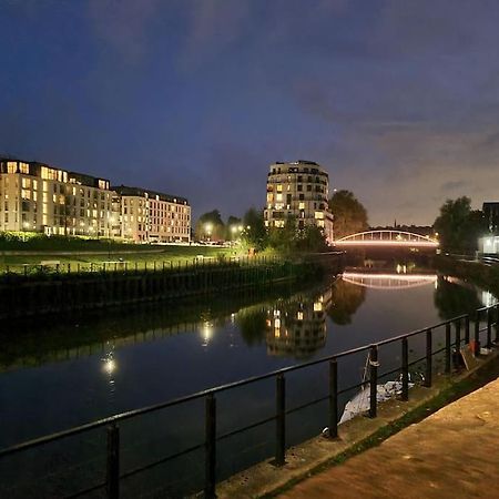 Riverside Apartment Бат Екстериор снимка