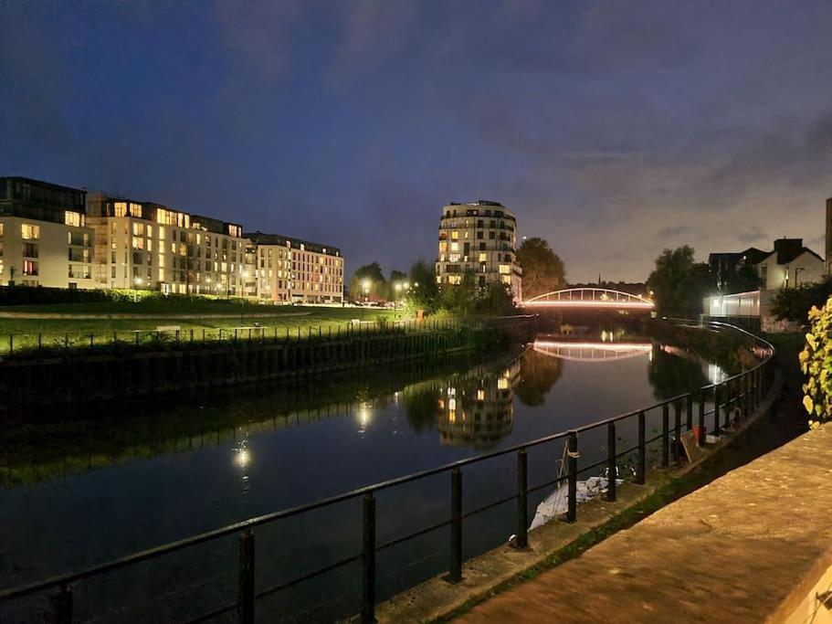 Riverside Apartment Бат Екстериор снимка