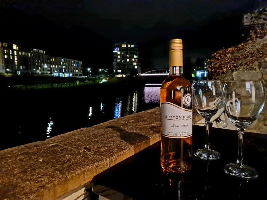 Riverside Apartment Бат Екстериор снимка